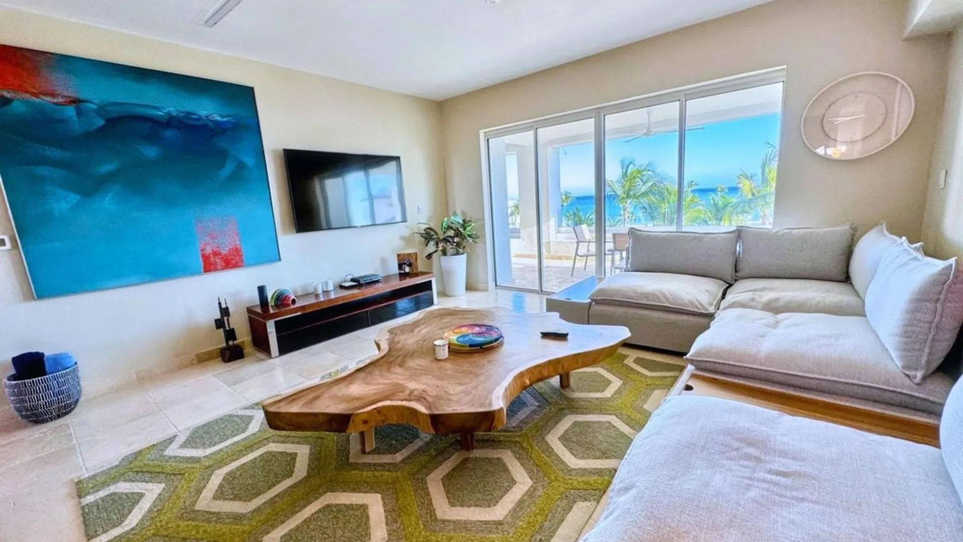 Apartment With 2Br And Ocean View In Punta Palmera location